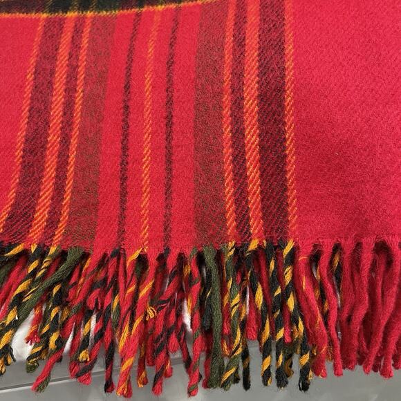 Vintage Forum Panco Cape Wrap Shawl Red Tartan Plaid One Size Fringe Cozy Fall - Picture 4 of 7